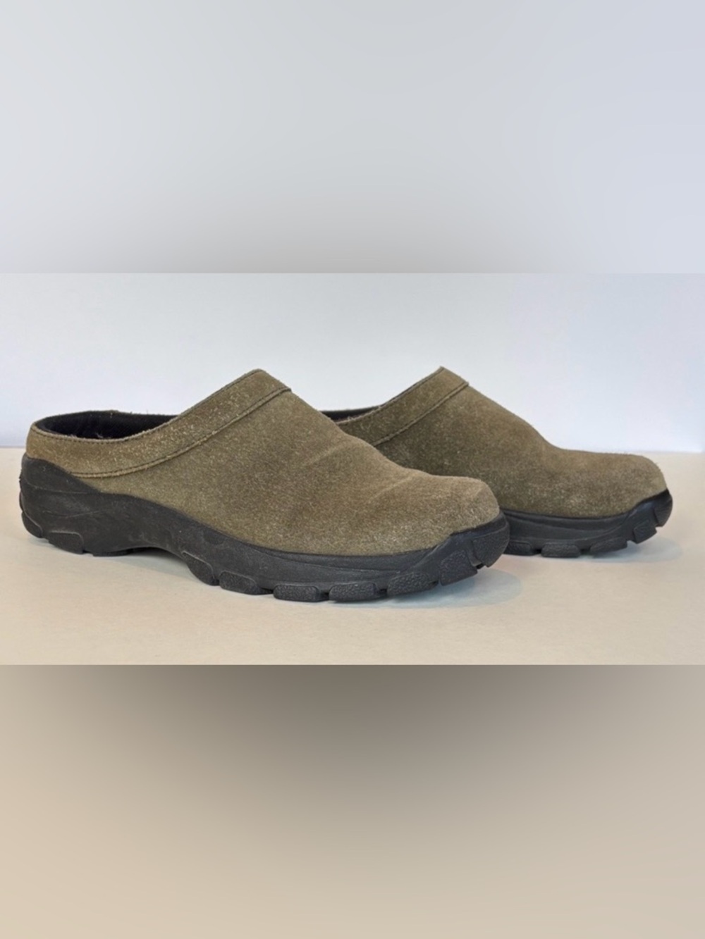 Lands’ End Mossy Green Suede Mule Clogs. Size 7